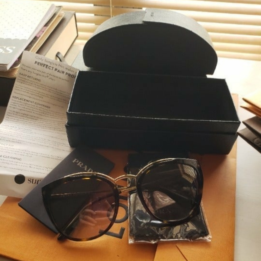 Authentic NEW Prada sunglasses tortoiseshell paper included